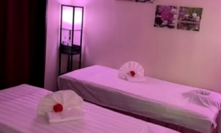 Image 2: 60-Minute Massage with 30- or 60-Min Reflexology Treatment for 1 or 2