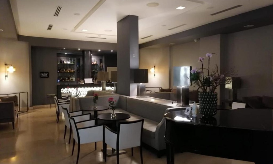 Image 9: Catania 4*: Soggiorno con colazione, mezza pensione, piscina e Spa