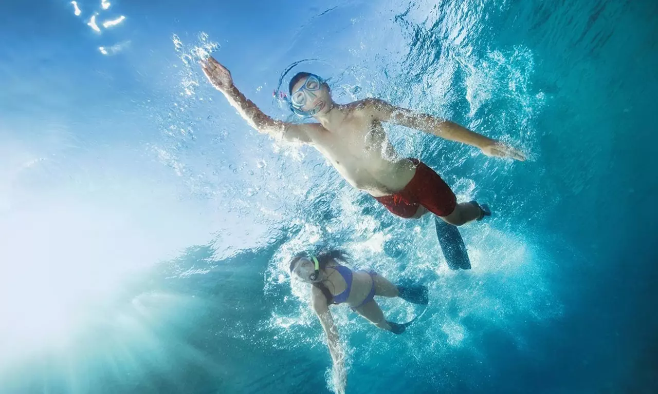 Excursión en catamarán por las playas de Gandía con comida y baño
