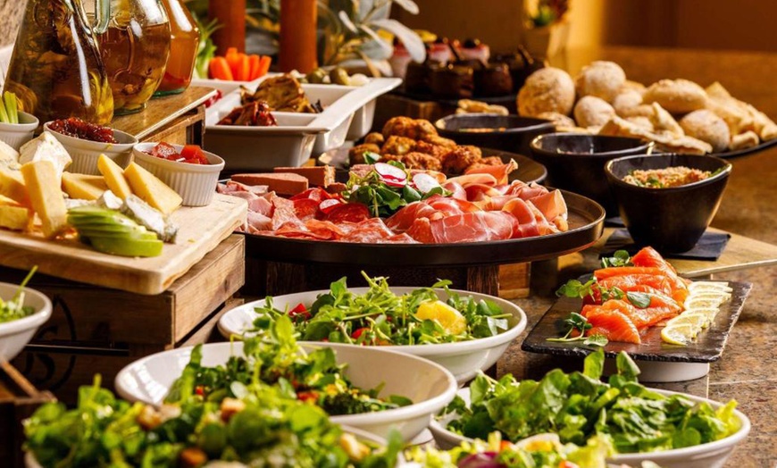 Image 7: Box Hill Surrey: Elegant 4* Stay with Breakfast & Dinner