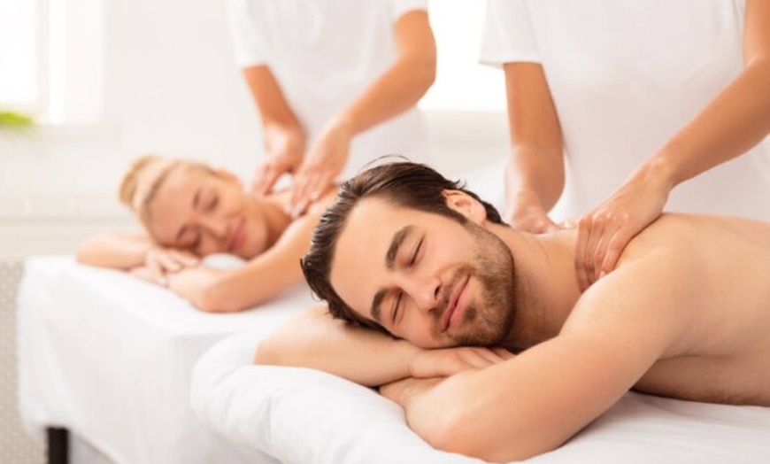 Image 1: 60 Min. Thai- oder Aromaöl-Massage für ein Paar
