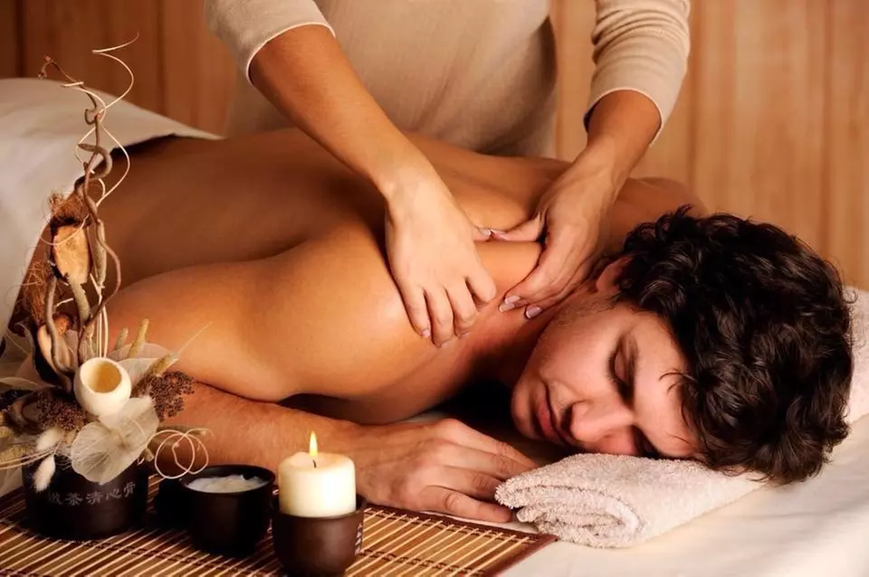 Jusqu'à 58% de remise sur Massage - Californien chez Massages Soyeux - Primary Image
