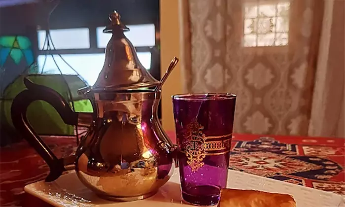 Velada árabe para 2 o 4 personas, con opción a menú y espectáculo de danza del vientre; ahorra hasta un 56%