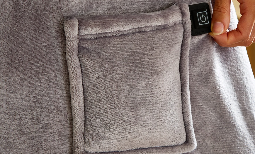 Image 2: Silentnight Snugsie USB Heated Wearable Blanket