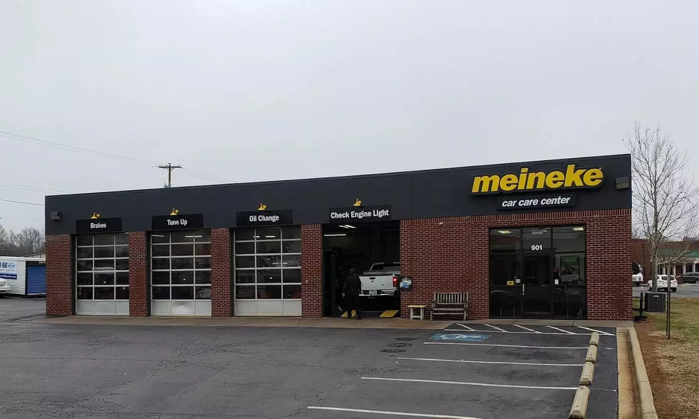 Full Synthetic or Blend Oil Change with Standard Filter and Tire Rotation at Meineke Automotive - Concord - Primary Image