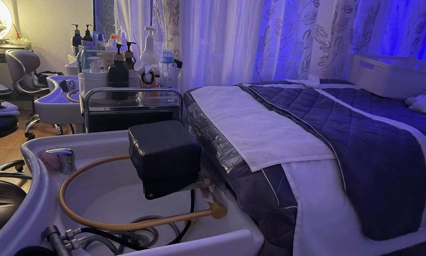 Image 7:  Couples 60-Min Detox Scalp Treatment, 30 Min Scalp Treatment & More