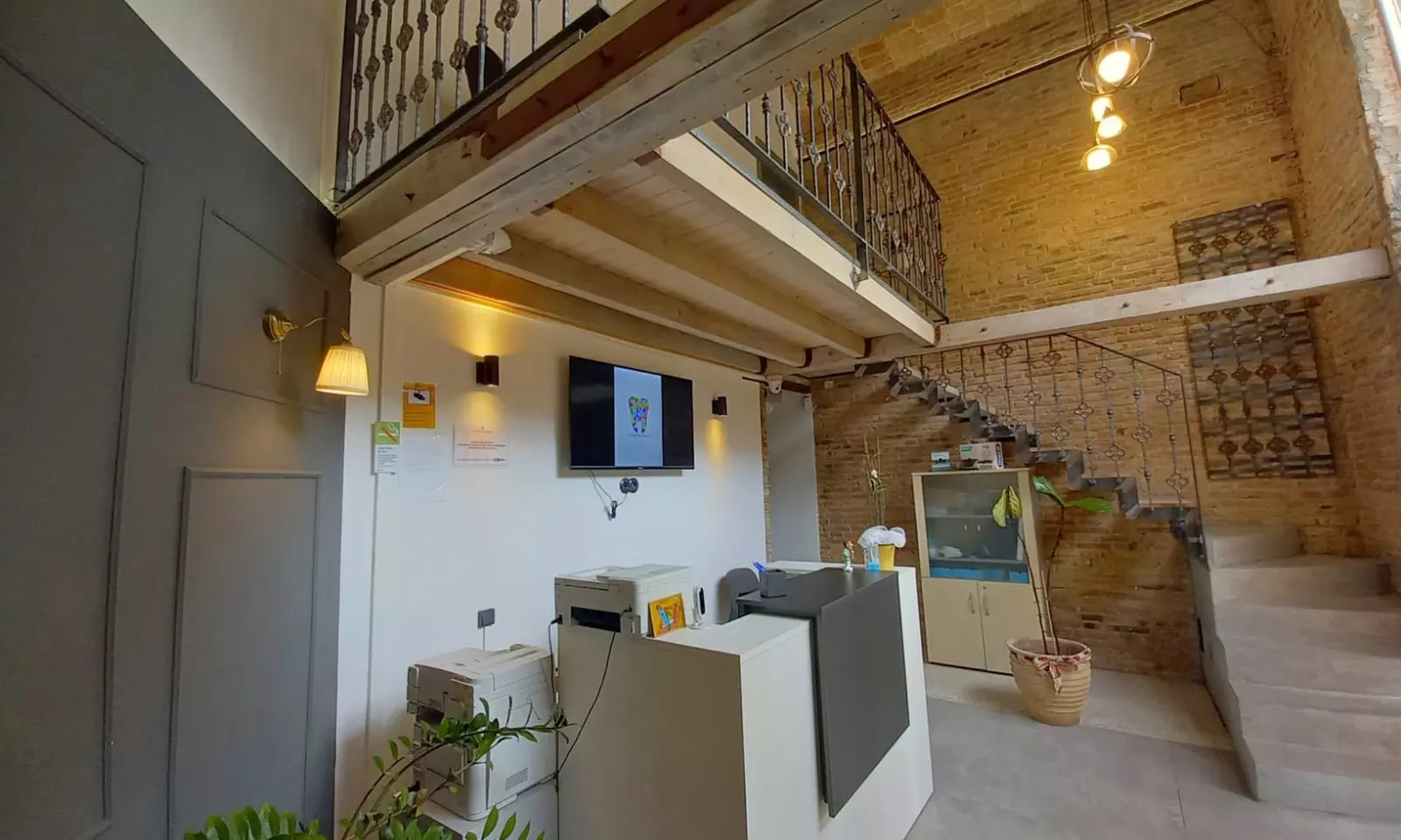 Limpieza bucal con ultrasonidos, revisión y pulido