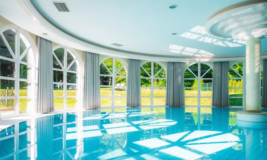 Image 8: 4 Gänge Chef-Menü à la carte wählbar inkl. Spa-Besuch für 2-4 Personen