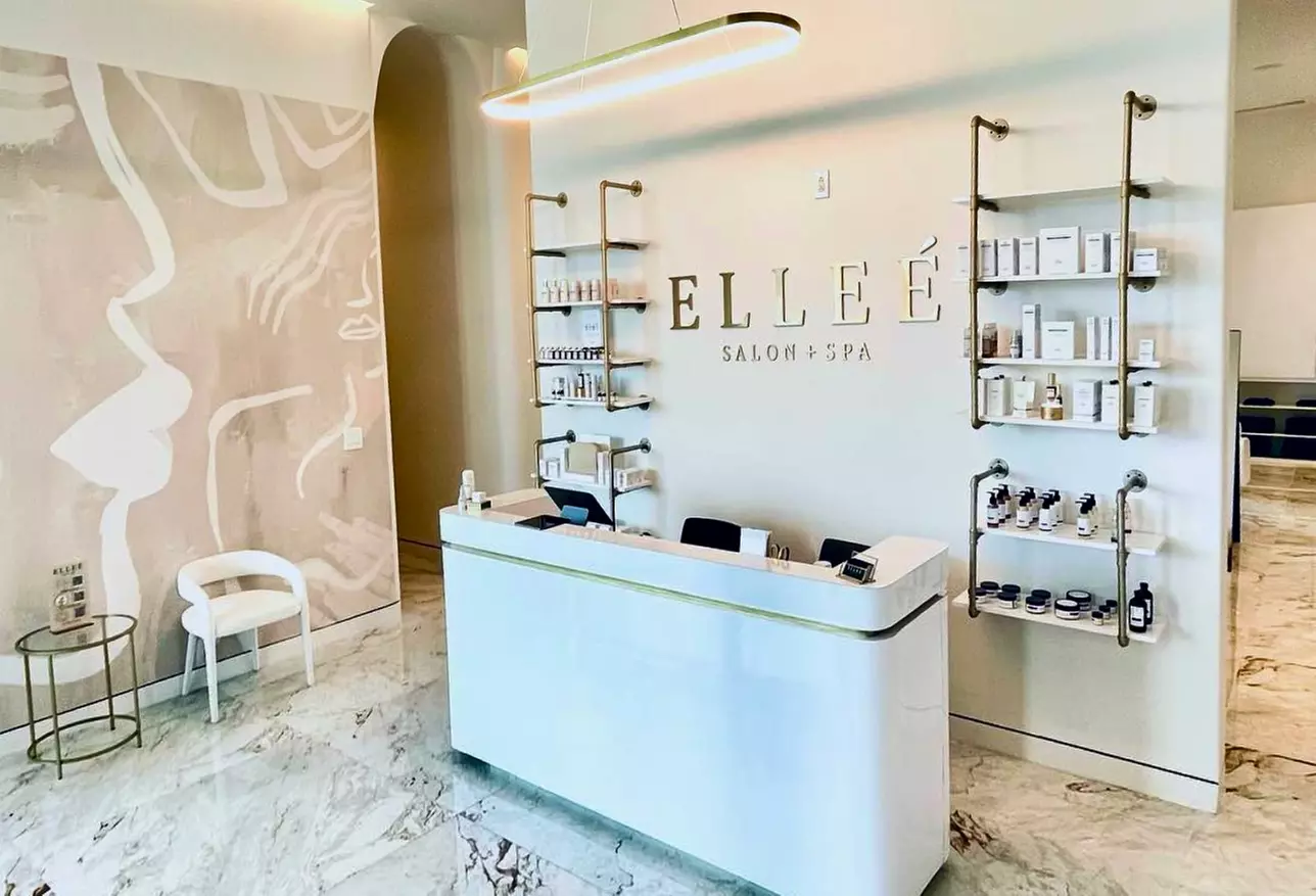 Glow Like Never Before with L’ L E É’s Signature & Deluxe Hydrafacials (Up to 55% Off) - Primary Image