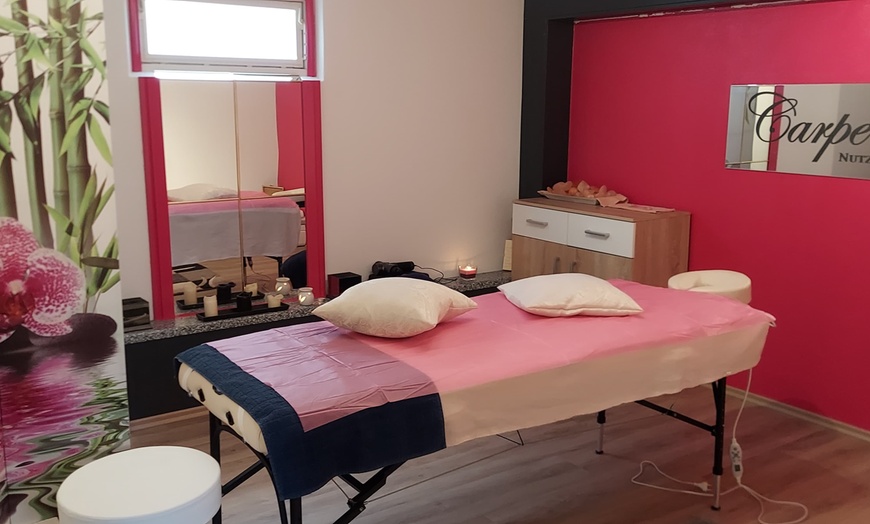 Image 2: 60 oder 90 Min. Hot-Stone- oder Himalaya-Salzsteinmassage für 1 Person