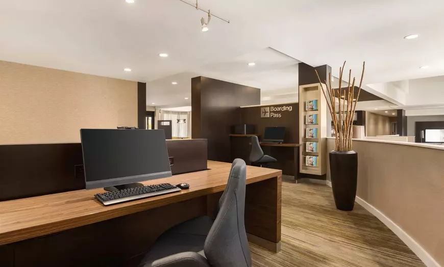 Business center and meeting rooms