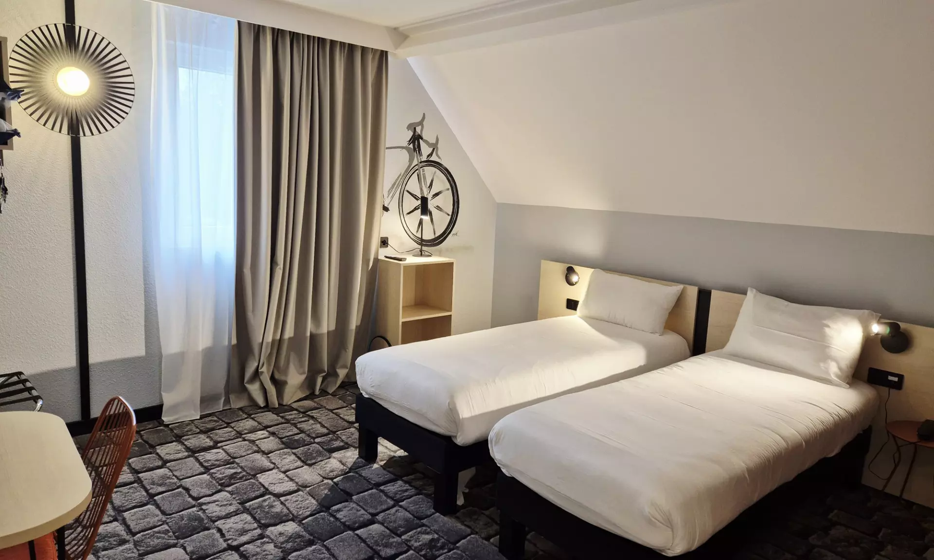 Villeneuve d'Ascq : séjour en chambre double avec petit-déjeuner