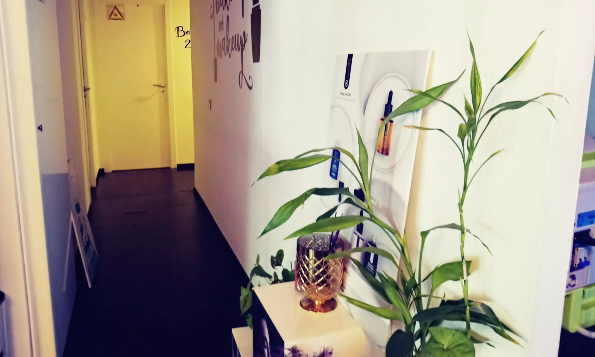 2 sesiones de manicura y pedicura básica o prémium para 1 persona desde 19,90 € en Bienestar Chic Sl - Second Medium