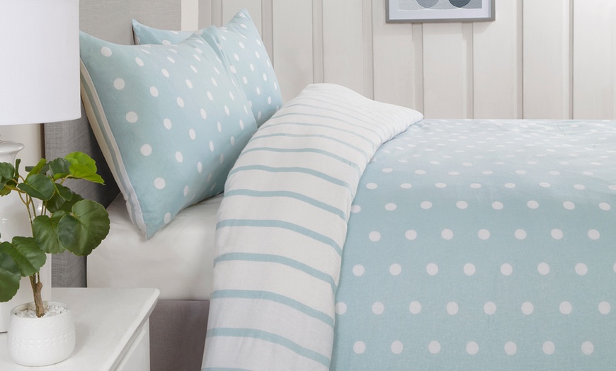 Image 6: Spots and Stripes Reversible Easy Care Duvet Set