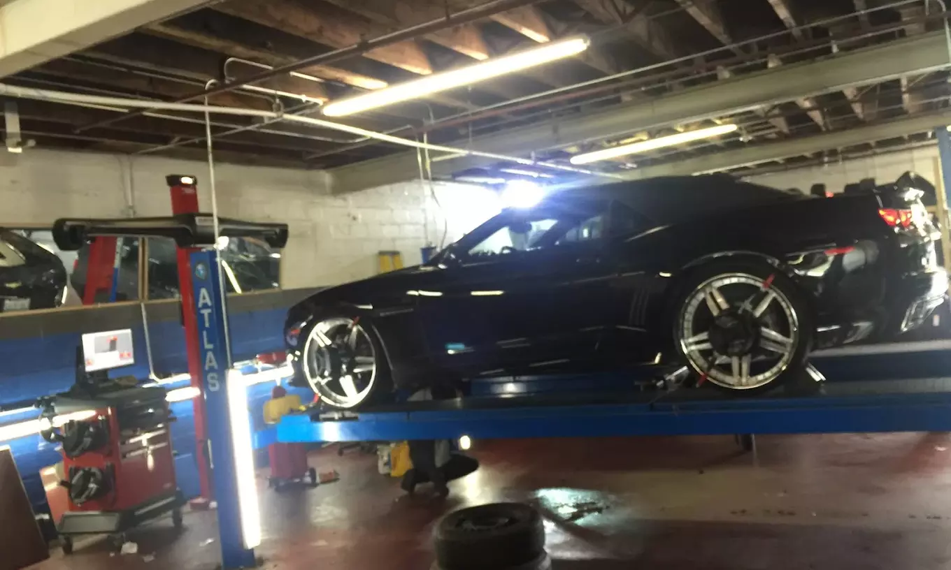 Expert Oil Changes: Engine Protection & Performance Boost