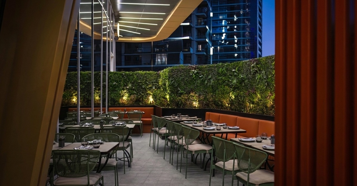 Cosmopolitan Bar And Eaterie With Live Music Cosmopolitan Bar And Eaterie With Live Music