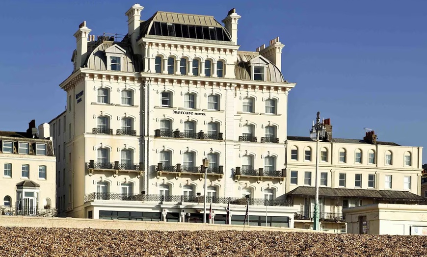 Image 16: Brighton: Seafront Stay for 2 with Breakfast, Welcome Drink & Dinner