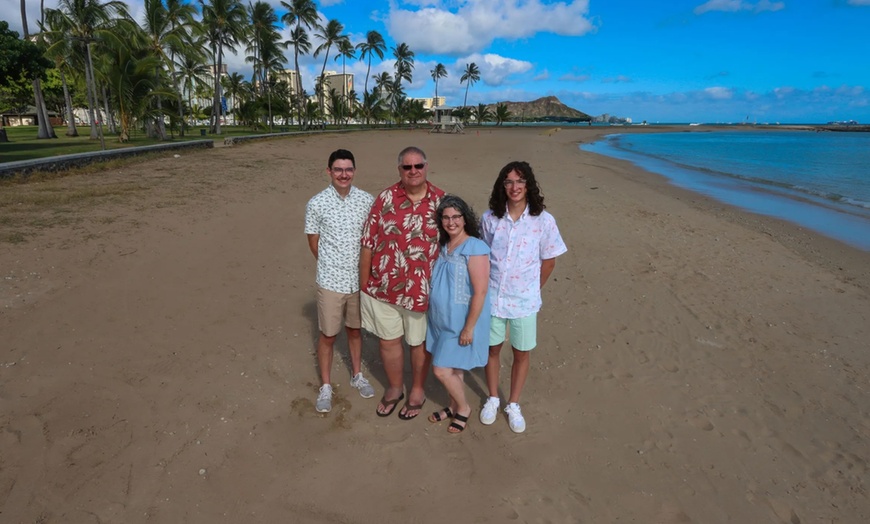 Image 7: Capture Beautiful Outdoor Portraits with Isle of Photos