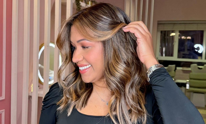 Image 5: Get a Hair Wash, Conditioning & Blowdry with Cut or Brazilian Keratin