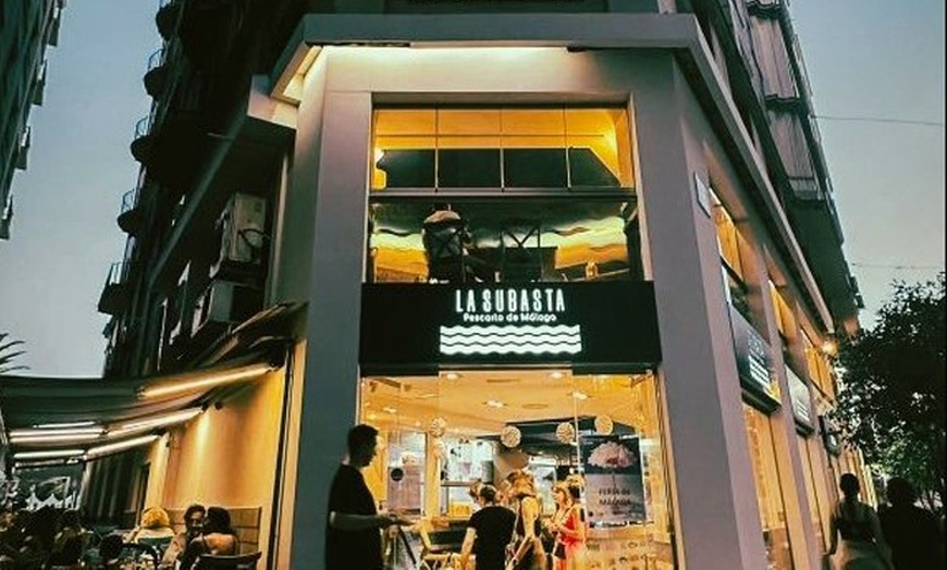 Image 5: Menú de mariscada para dos con botella de vino en el centro de Málaga