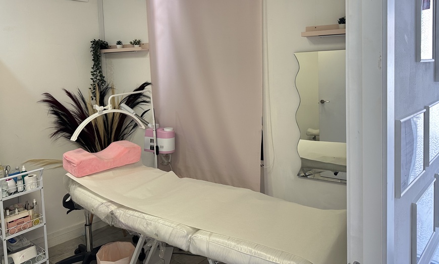 Image 2: Lifting de pestañas con opción a tinte y depilación de labio y cejas 