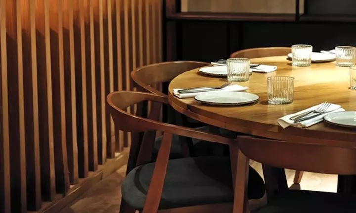 Menú especial prémium para 2 o 4 personas con botella de vino