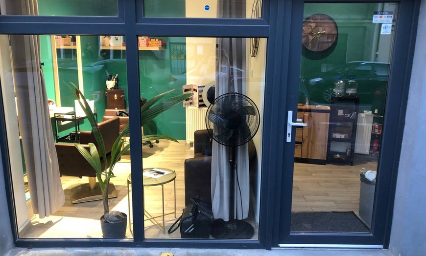 Image 4: Zadbaj o swoje włosy – koloryzacja, strzyżenie i regeneracja