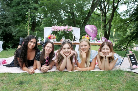 Central Park Luxury Picnic for 2 People - PikNYC