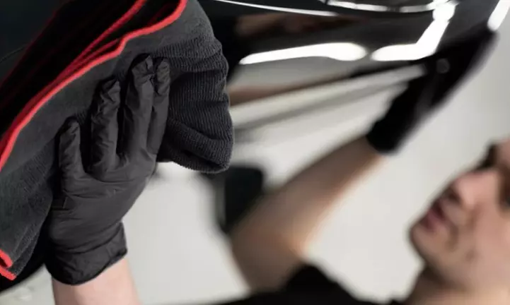 Innenreinigung & Außenreinigung od. Politur mit Versiegelung & Schutz