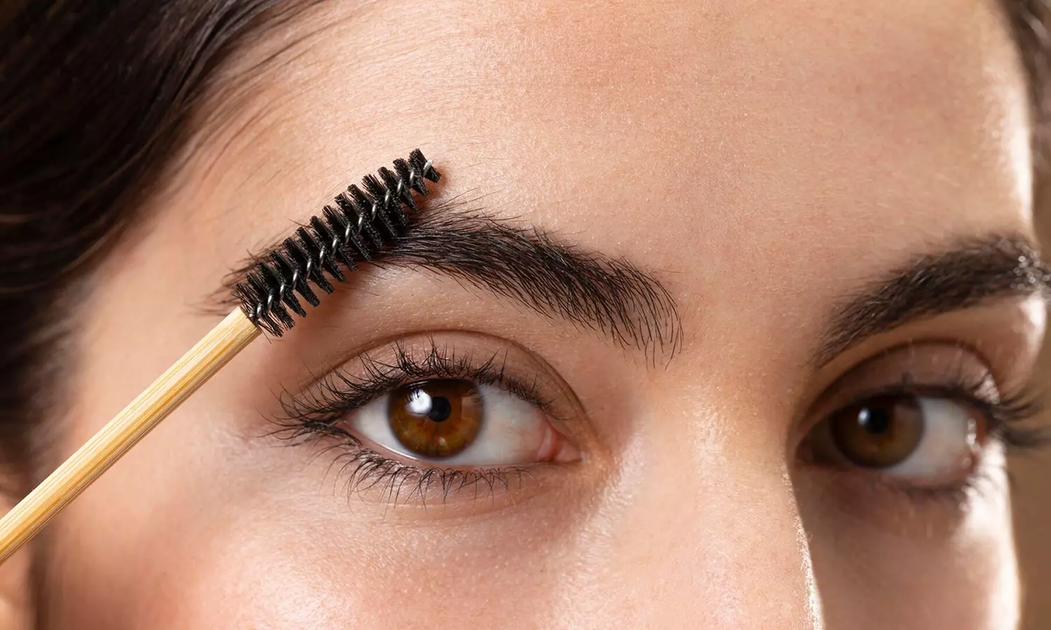 Laminado de cejas o lifting de pestañas con opción a tinte