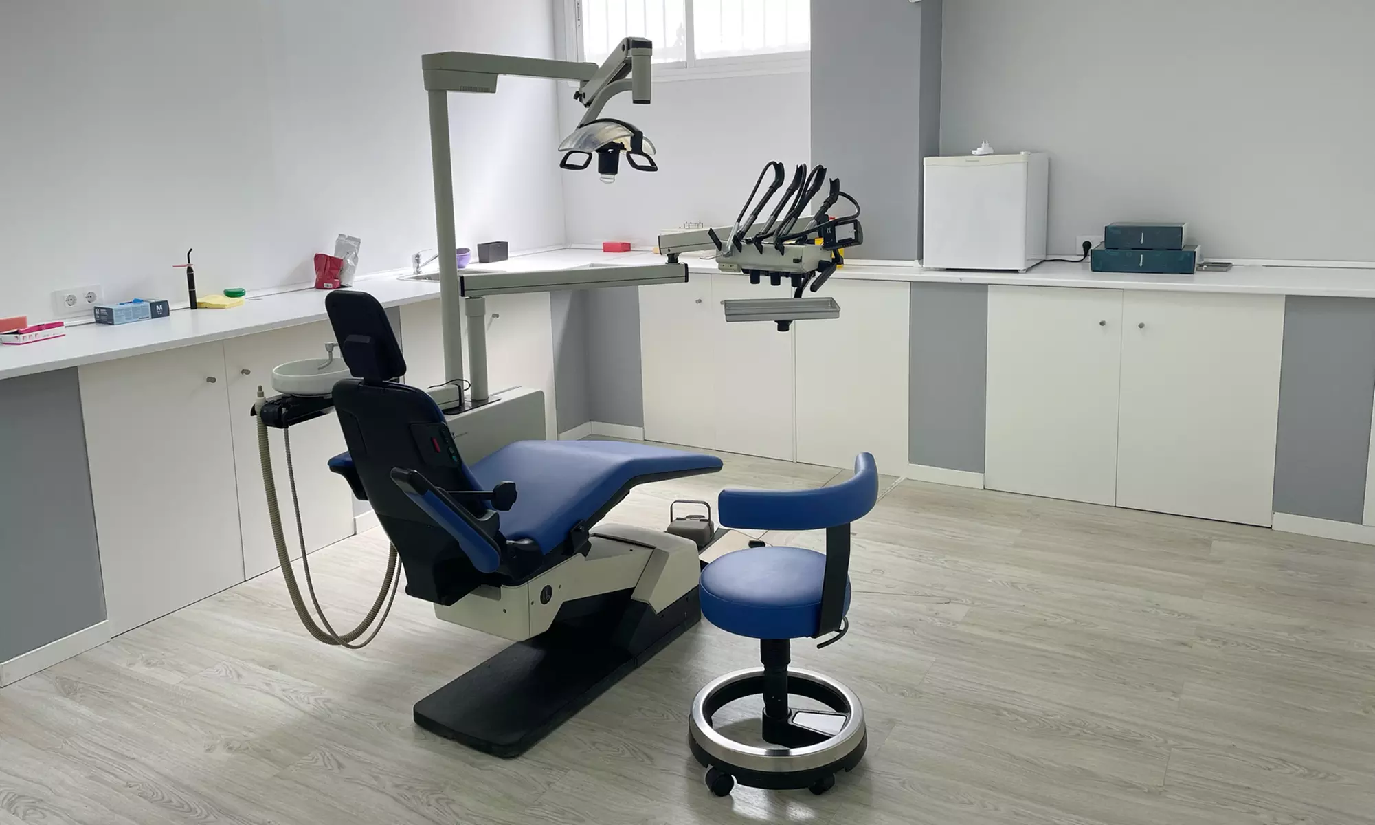 Limpieza bucal con pulido dental, revisión y 1 empaste para 1 persona, con hasta un 71% de descuento - Image 4