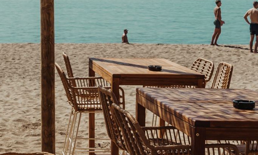 Image 9: Cama balinesa con opción a comida y bebida para 2 personas