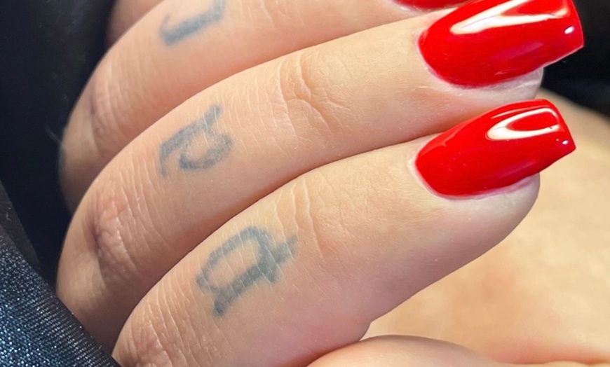 Image 7: Manucure et pédicure avec Nurbelia Studio Art