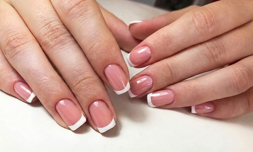 Image 2: Long-Lasting One Gel Mani-Pedi, 1 or 2 Mani-Pedi with Flawless Shine