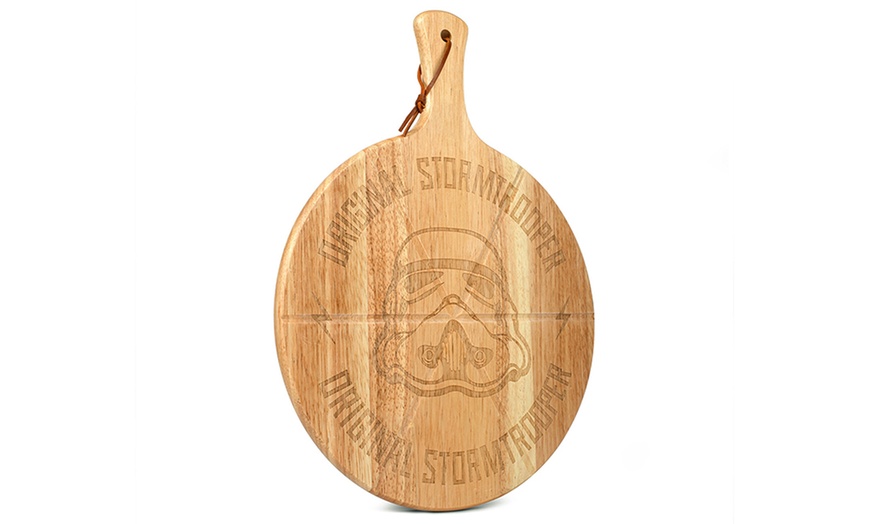 Image 4: Stormtrooper-Design Pizza Cutting Board or Cheeseboard