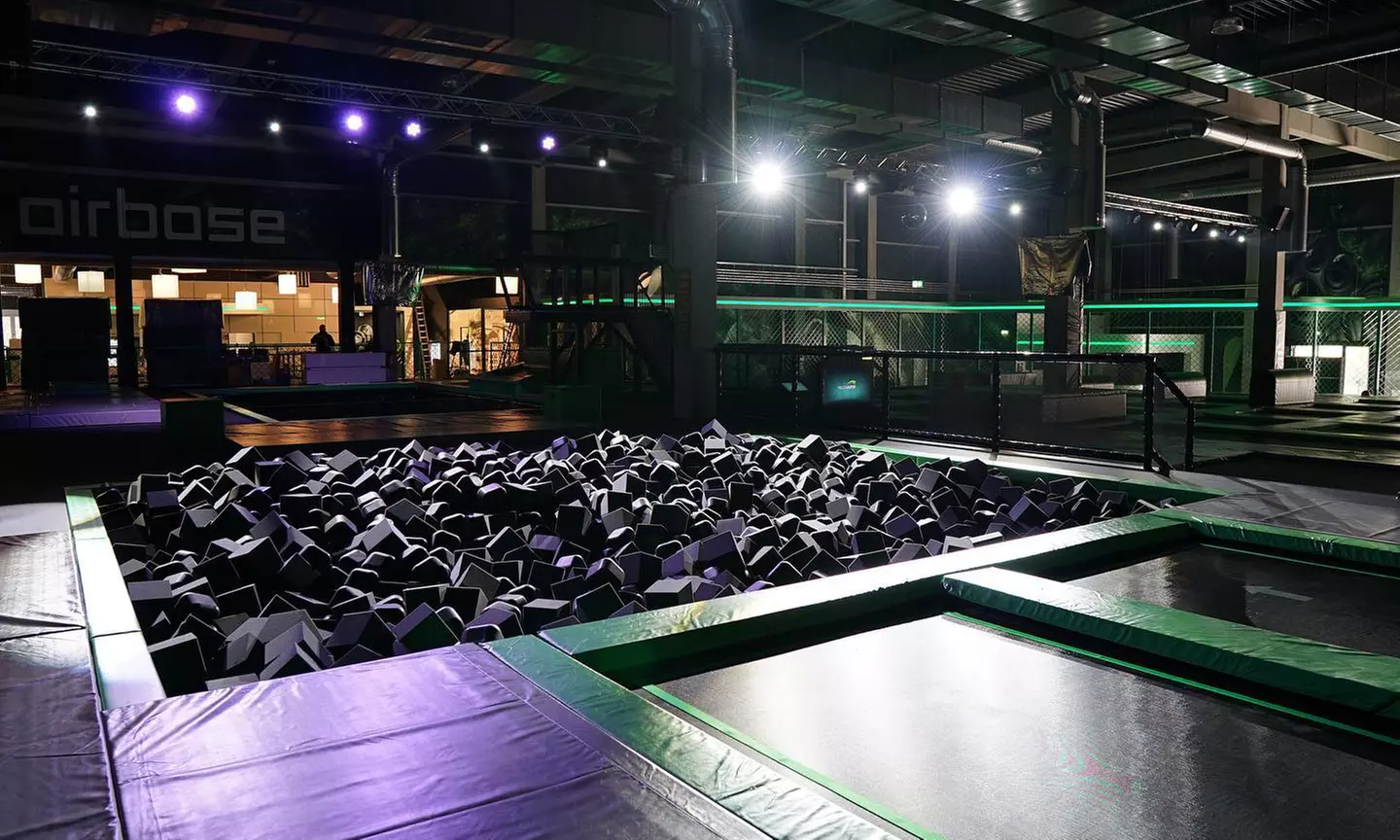 90 Min. Open Flight Trampolinspaß inkl. Sprungsocken für 1-4 Personen