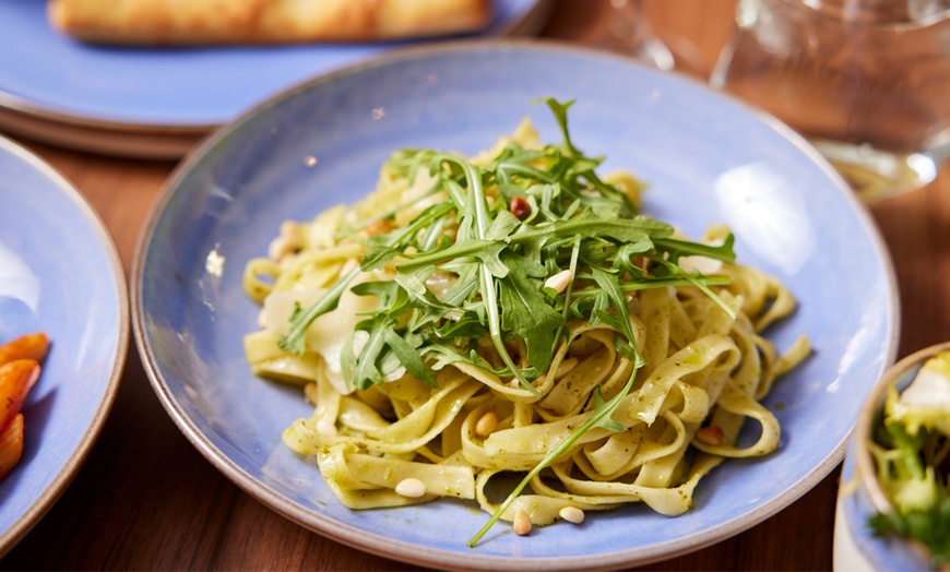 Image 7: 2 Course Bottomless Brunch with Free-Flowing Prosecco, and House Wine