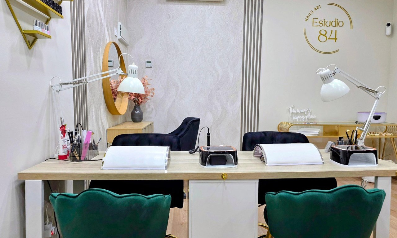 1 o 3 sesiones de manicura y/o pedicura express con semipermanente