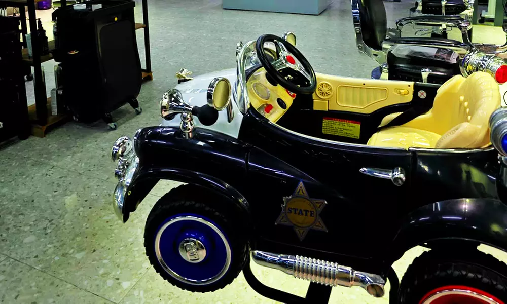 Gents Haircut, Blow-dry, Classic Manicure, Pedicure, Wash, & More