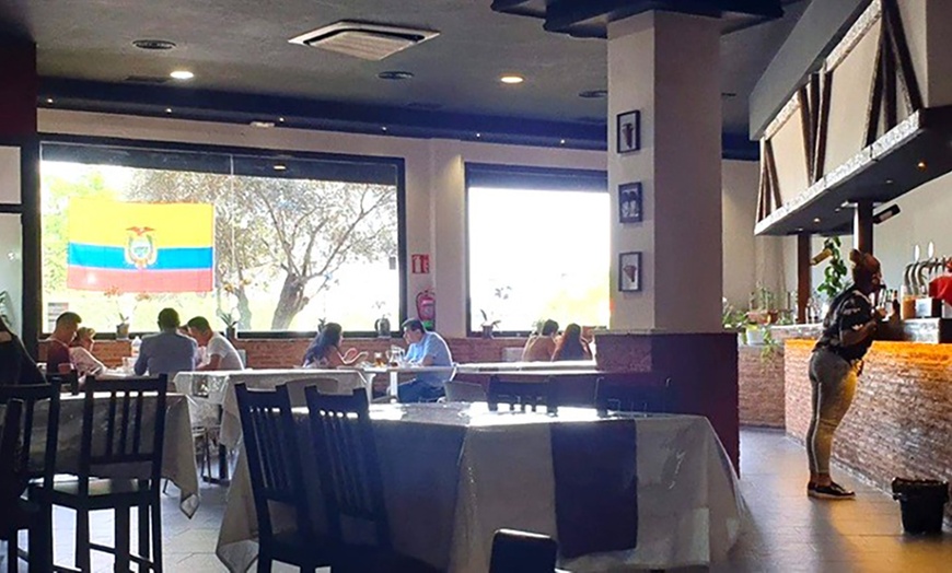 Image 19: Sabores únicos: menú ecuatoriano para 2 o 4 personas