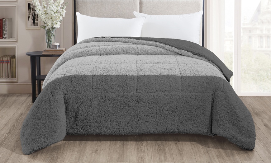 Image 2: Dubbelzijdige sprei