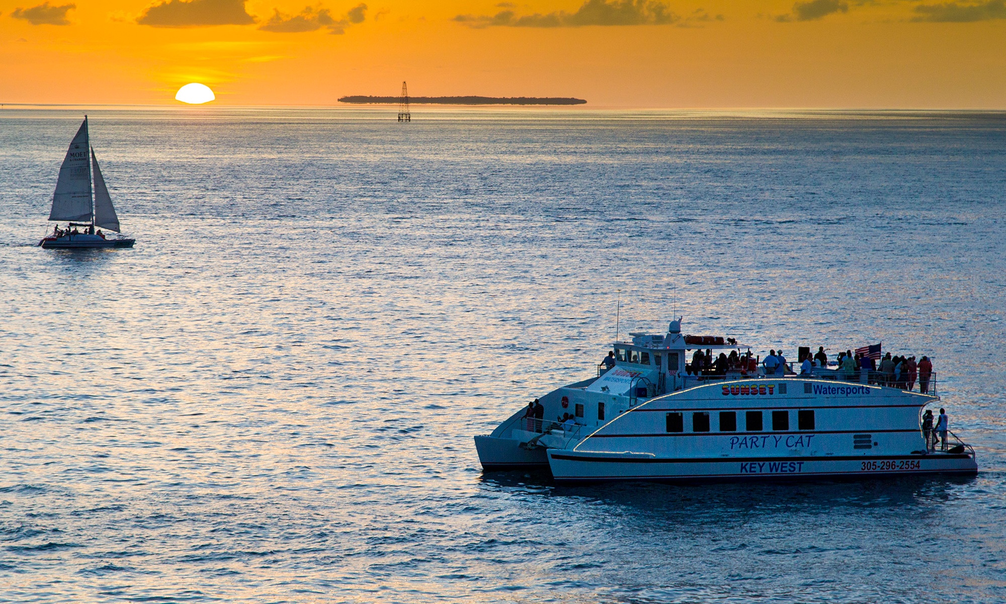 Sunset Dinner Cruise with Buffet & Bar & Romantic Views