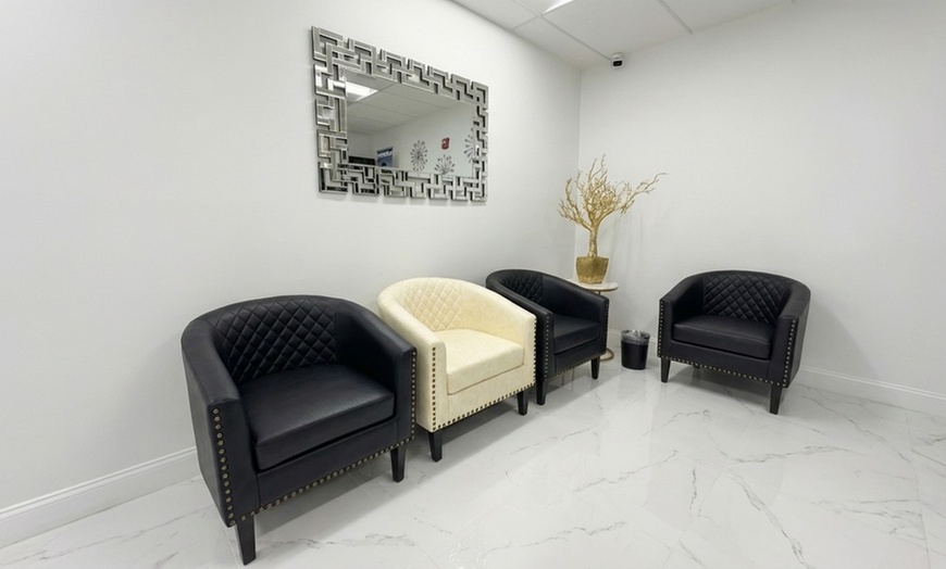 Image 7: Hydra Facial Deep Clean Detox & Hydration for Face or Back