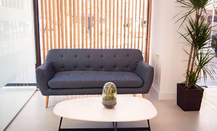 Image 8: Limpieza bucal con revisión y opción a limpieza de 2 o 4 cuadrantes