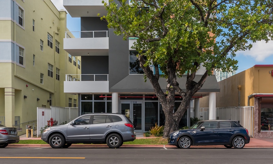 Image 25: Chic South Beach Condo Escape Near Pristine Shores and Art Deco Charm