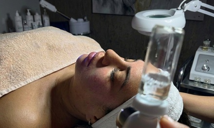 Hydro Facial with Enzyme Mask, Extractions, LED Light Therapy, Relaxing Tea and Snack - House of Beauty Boca