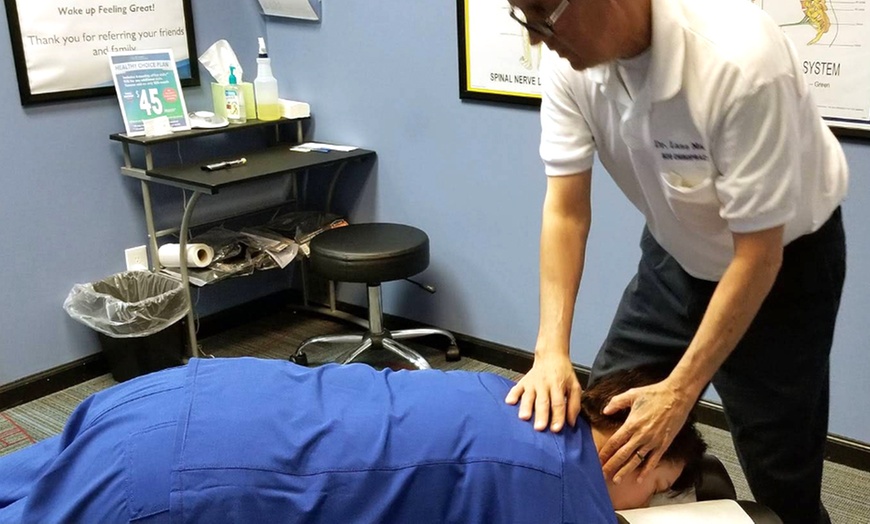 Image 3: Effective Consultation plus 1 or 3 Chiropractic Adjustments (60-Min)