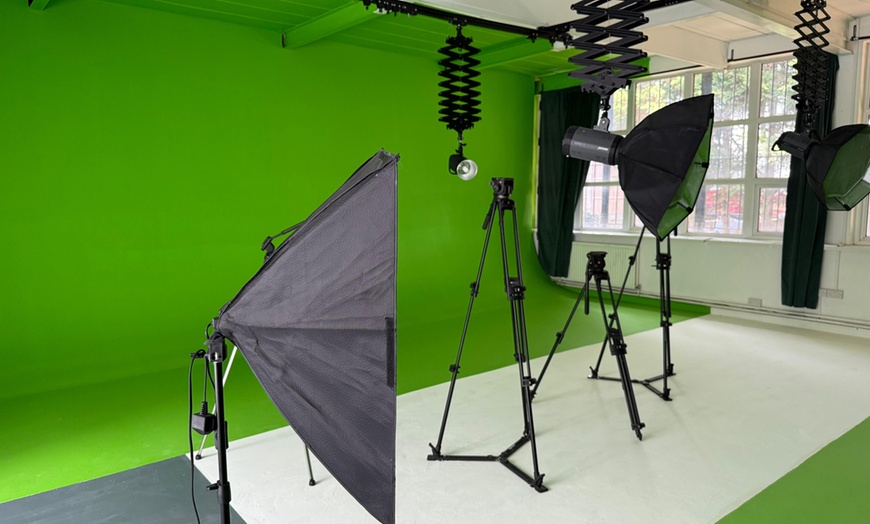 Image 6: Create Stunning Visuals: Photography or Green Screen Space