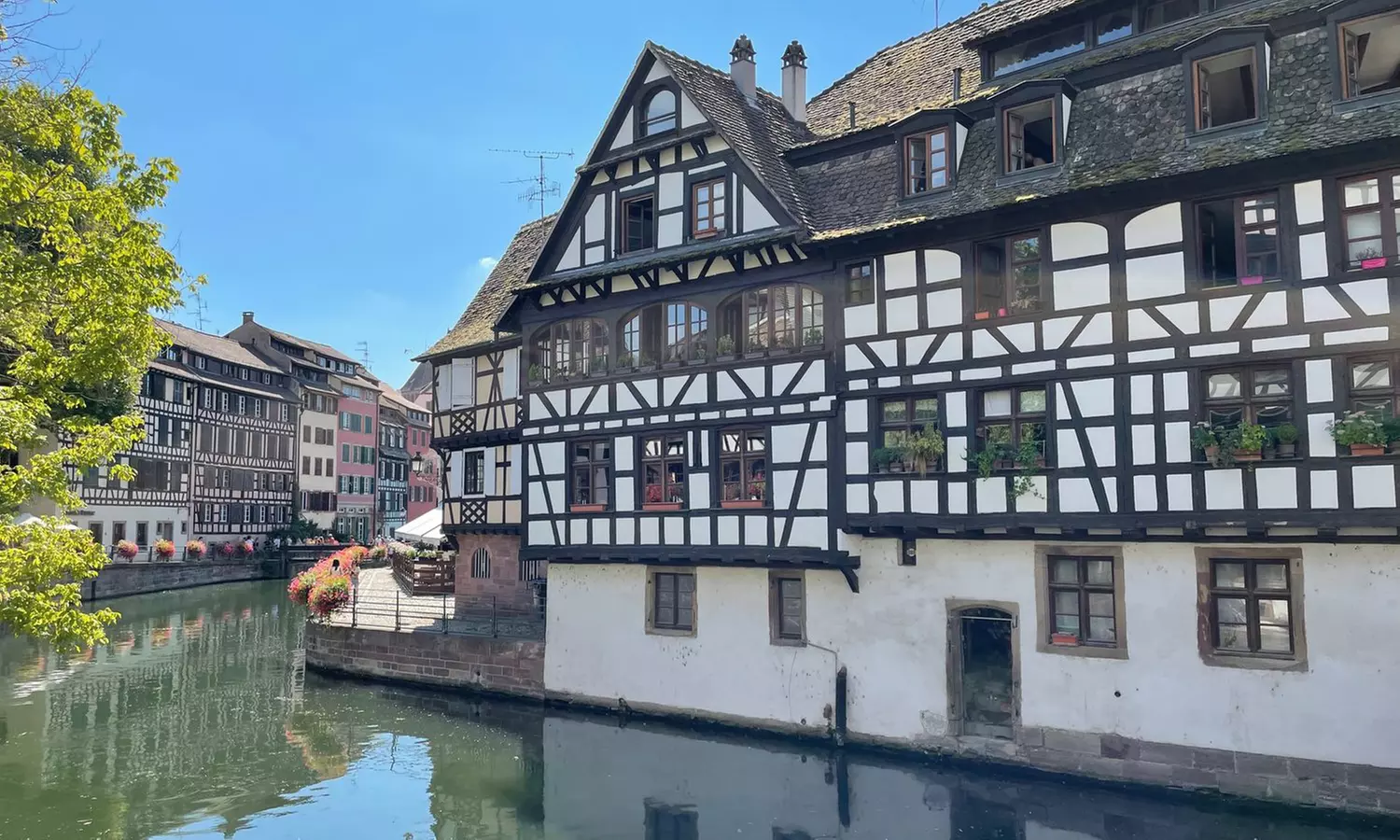 Straßburg: 1-Zimmer-Apartment, opt. mit Frühstück