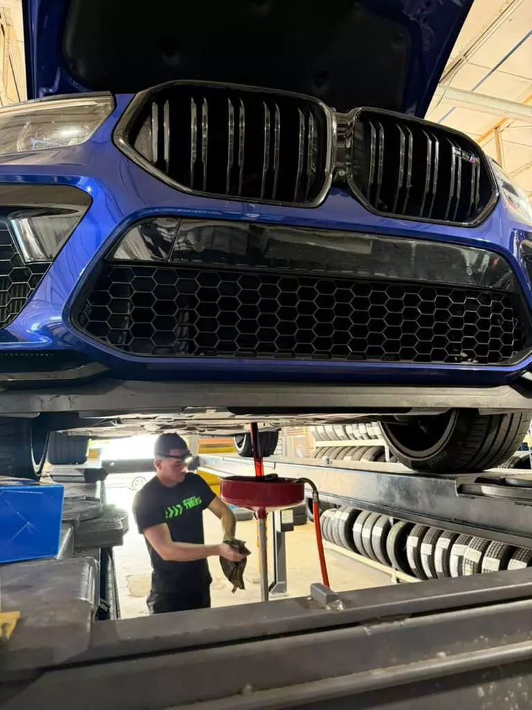 Up to 51% Off on Oil Change - Full Service